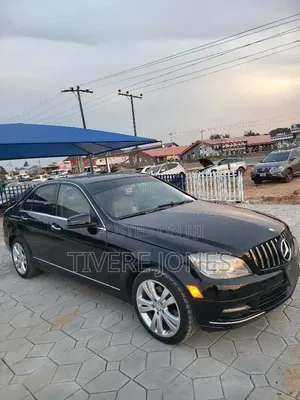 Mercedes-Benz C300 2011 Black