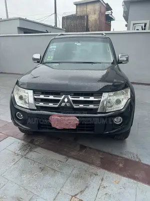 Mitsubishi Pajero 3.8 V6 GLS/GLX 2012 Black