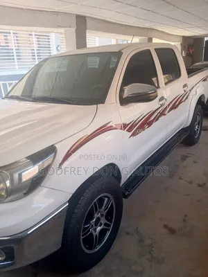 Toyota Hilux 2020 White