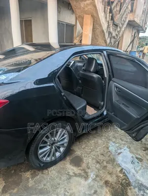 Toyota Corolla 2015 Black
