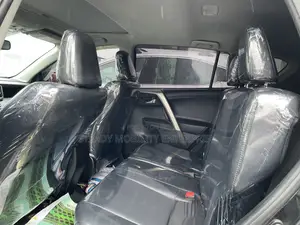 Toyota RAV4 Limited 4dr SUV AWD (2.5L 4cyl 6A) 2014 Black