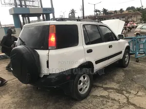 Honda CR-V 1999 White