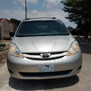 Toyota Sienna 2007 Gold