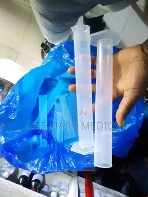 100ml Laboratory Measuring Cylinder