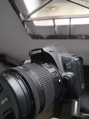 Canon EOS 250D With 18-55mm Lens