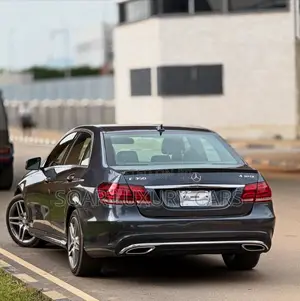 Mercedes-Benz E350 Base 4Matic Sedan AWD (3.5L 6cyl 7A) 2014 Gray