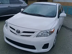 Toyota Corolla 2013 White