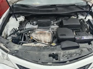 Toyota Camry LE 4dr Sedan (2.5L 4cyl 6A) 2013 White
