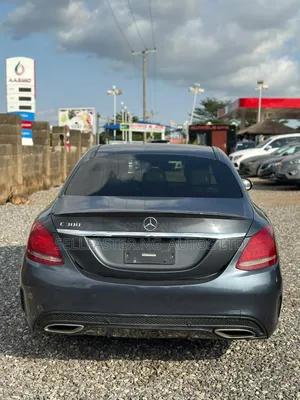 Mercedes-Benz C300 2016 Black