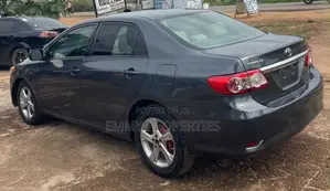 Toyota Corolla LE 4dr Sedan (1.8L 4cyl 4A) 2013 Gray