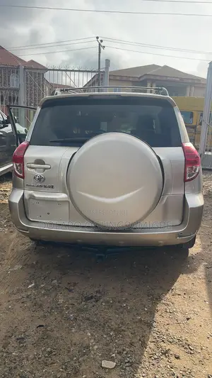 Toyota RAV4 2008 Gold