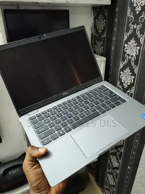 Laptop Dell Latitude 5320 16GB Intel Core i5 SSD 256GB