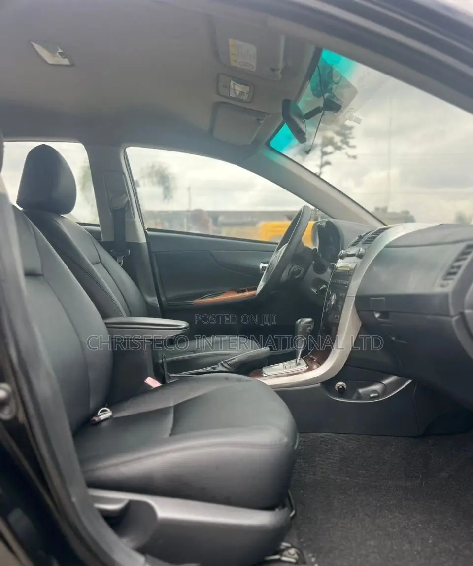 Toyota Corolla 2010 Gray