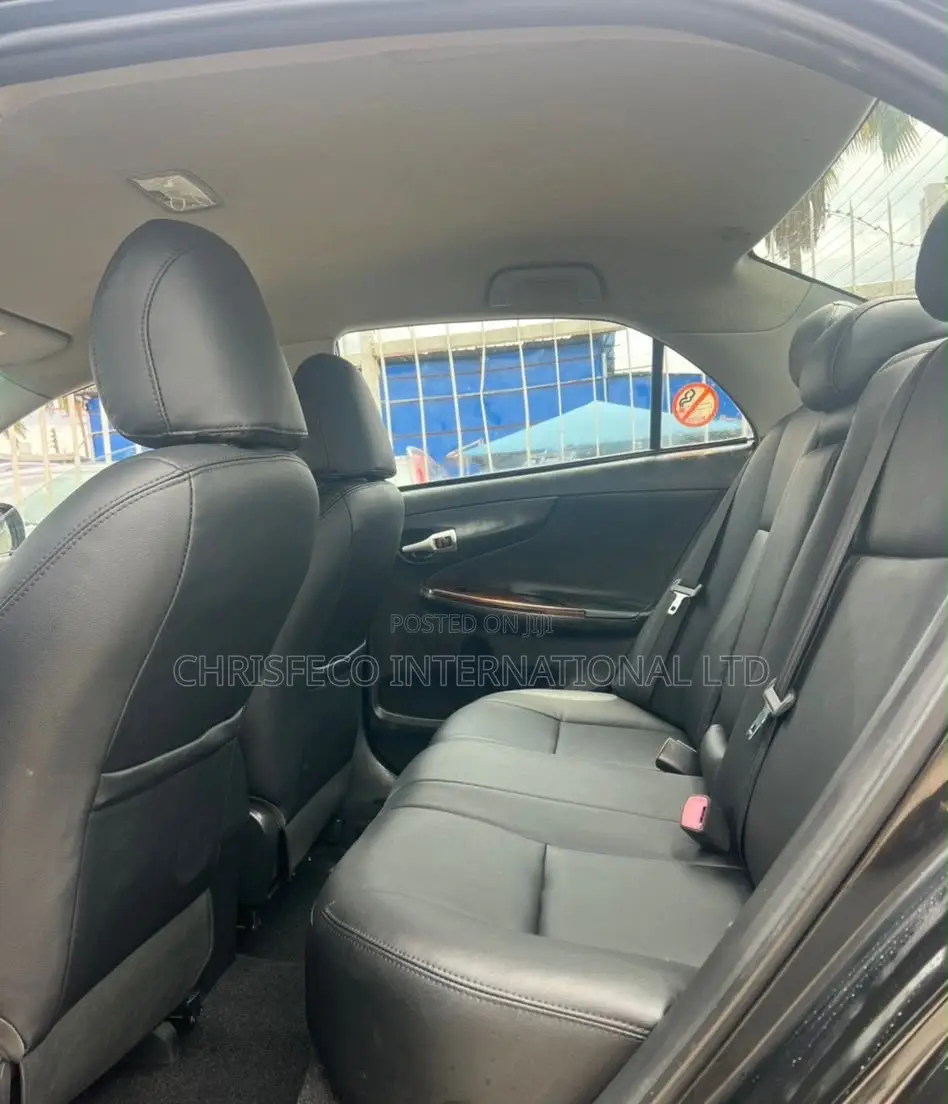 Toyota Corolla 2010 Gray