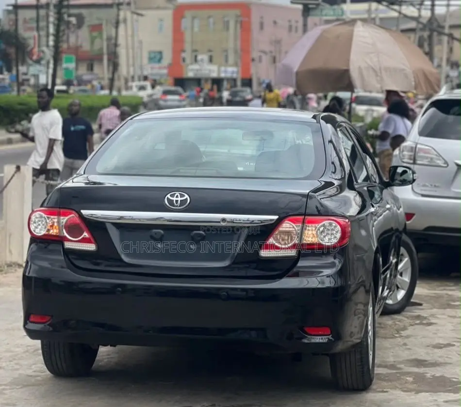 Toyota Corolla 2010 Gray