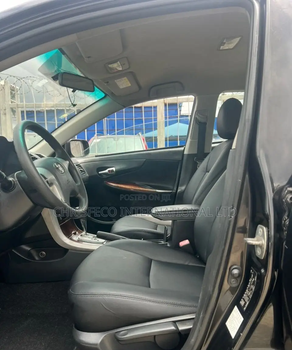 Toyota Corolla 2010 Gray