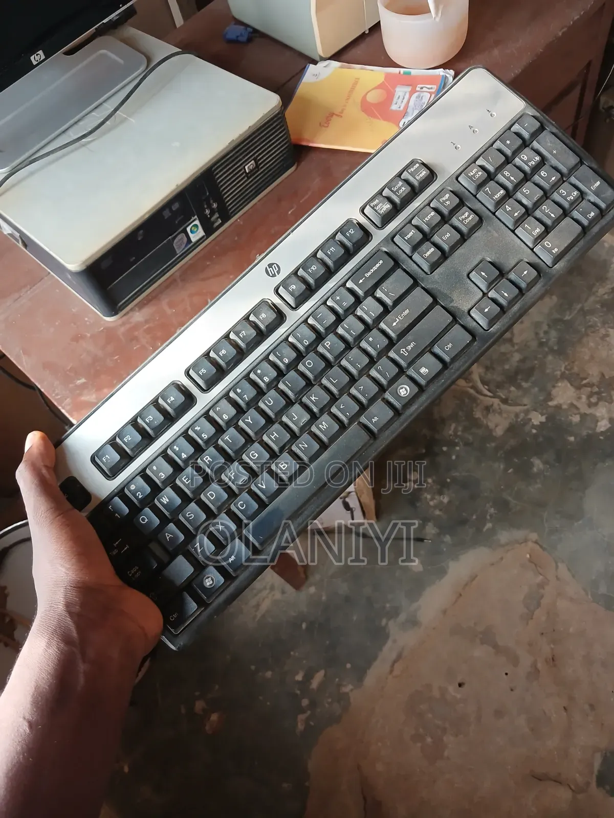HP Monitor and Keyboard