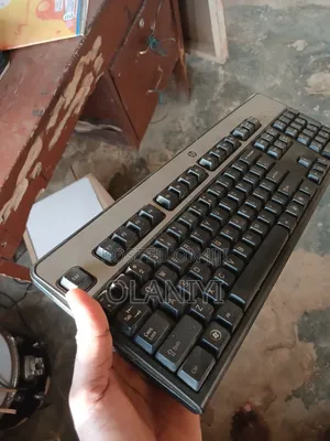 HP Monitor and Keyboard