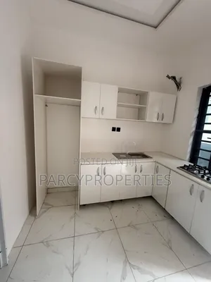 2bdrm Apartment in Lekki Expressway for rent