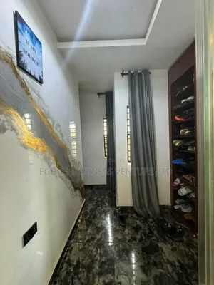 4bdrm Duplex in Okhoromi Airportroad, Benin City for sale