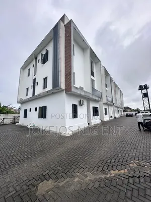4bdrm Townhouse/Terrace in Lekki Scheme 2 for sale