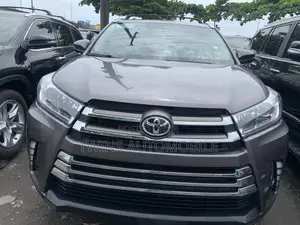 Toyota Highlander XLE 4dr SUV AWD (3.5L 6cyl 6A) 2015 Gray