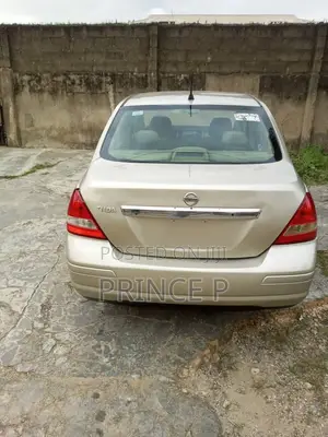 Nissan Tiida 1.6 2007 Gold