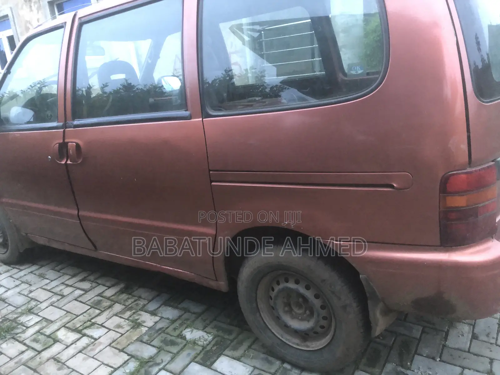 Nissan Vanette 2000 Red