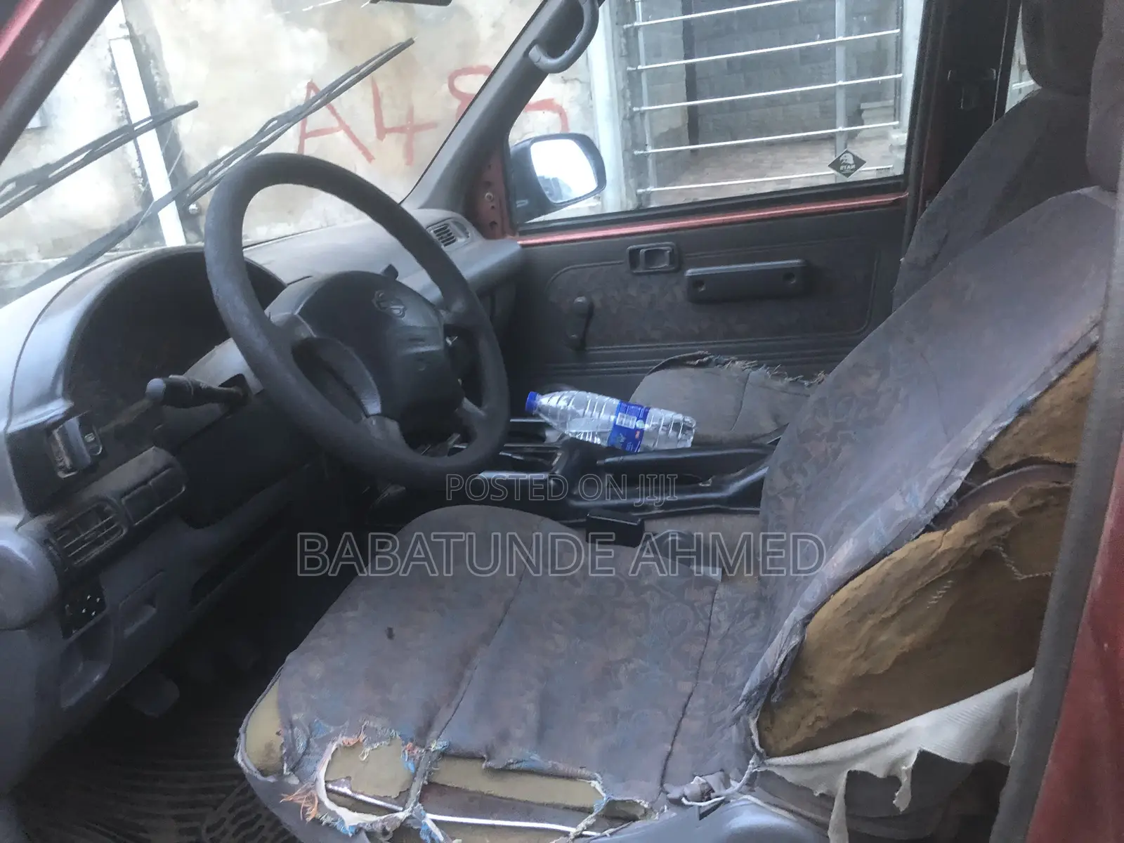 Nissan Vanette 2000 Red