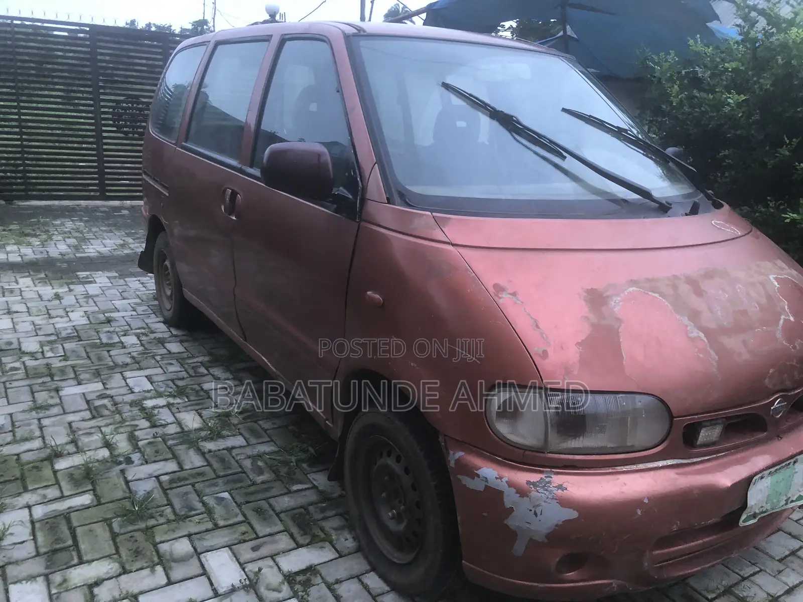 Nissan Vanette 2000 Red