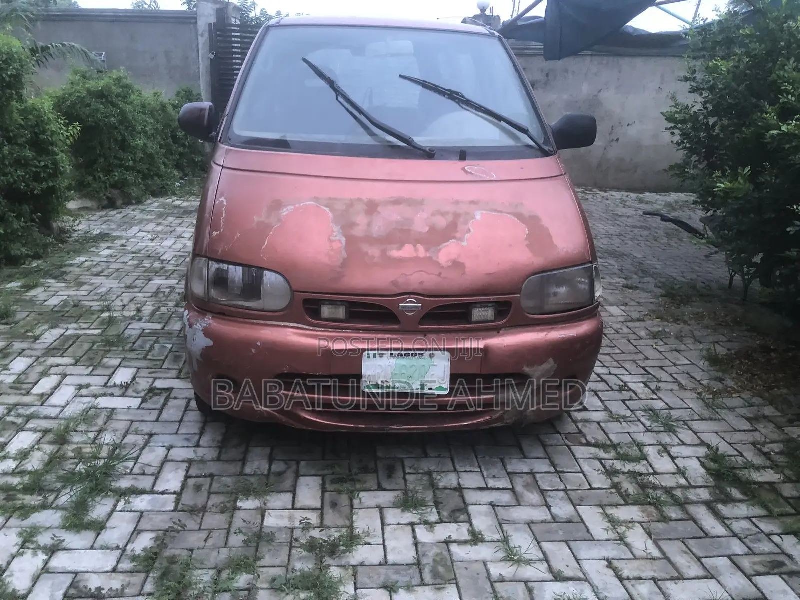 Nissan Vanette 2000 Red