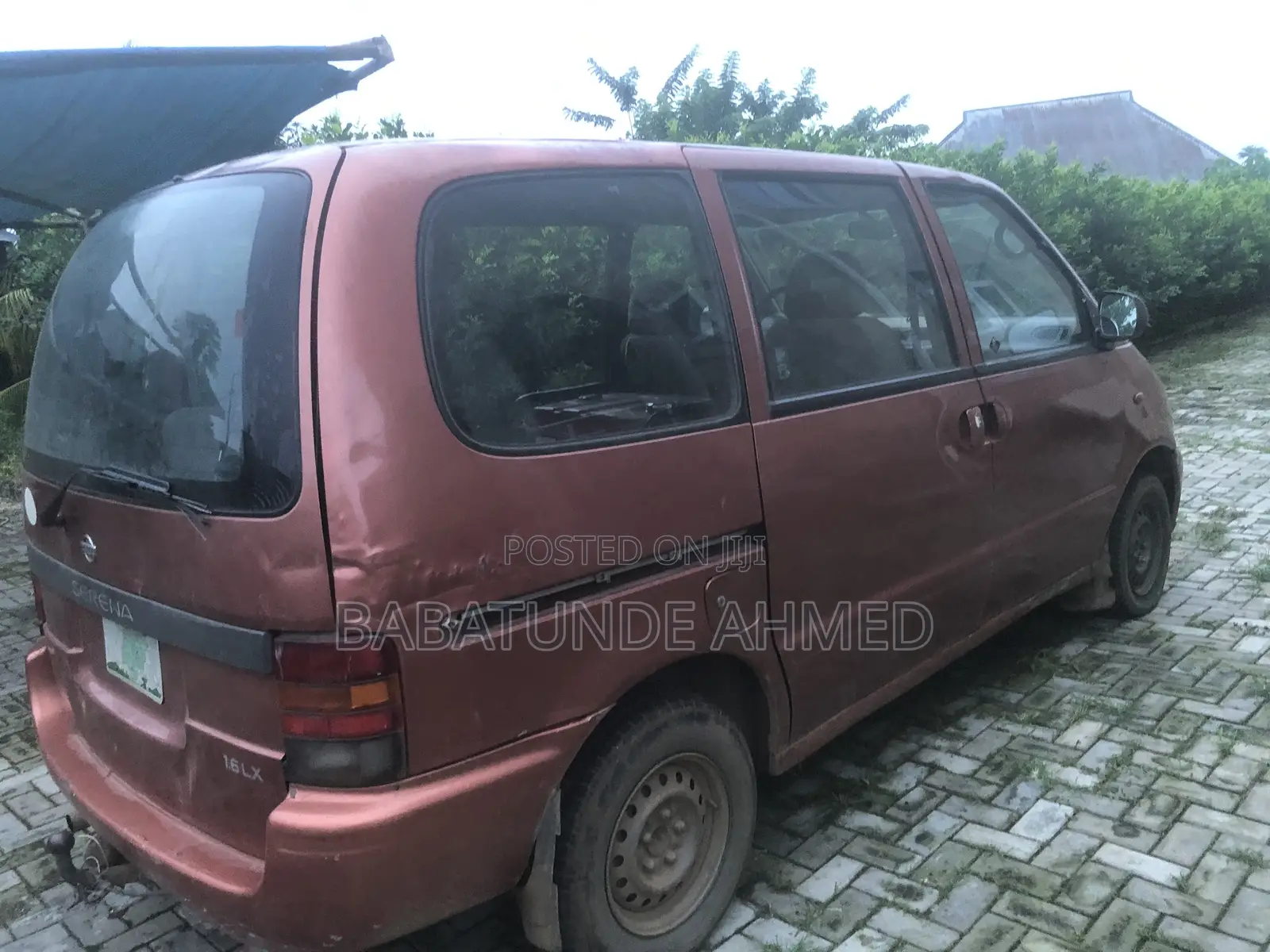 Nissan Vanette 2000 Red