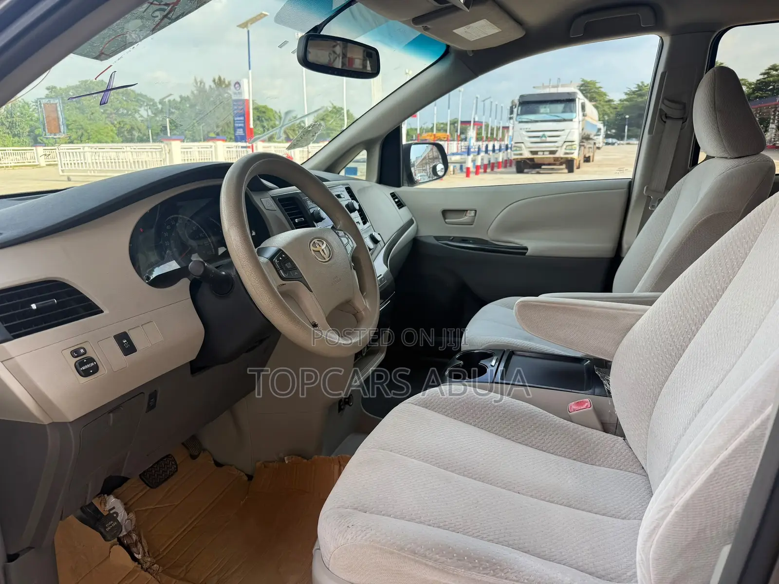 Toyota Sienna 2010 Gray