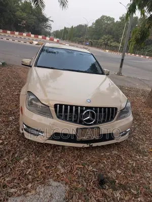 Mercedes-Benz C300 Luxury 4Matic Sedan AWD (3.5L 6cyl 7A) 2013