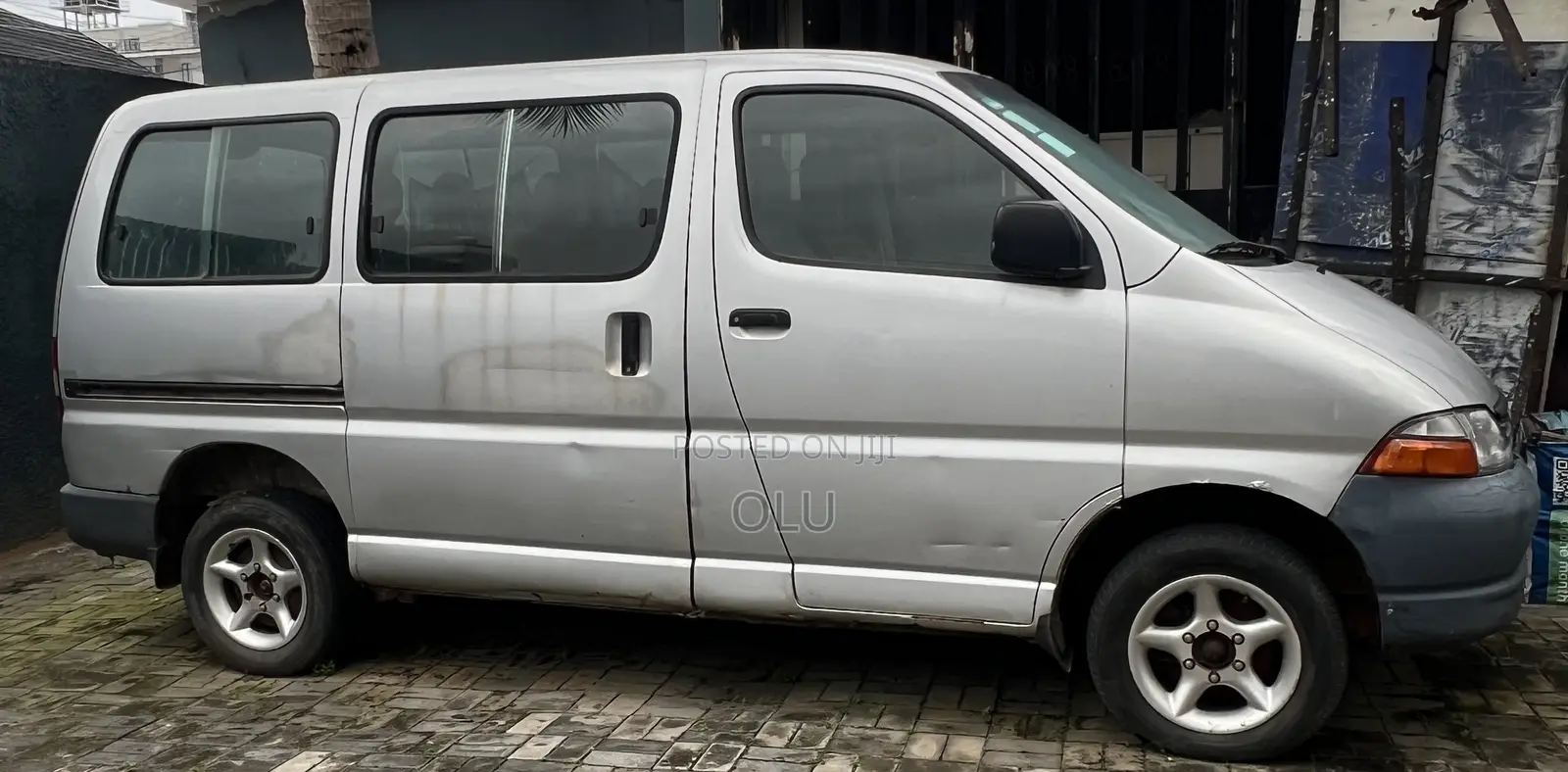 Toyota HiAce 1998 Silver