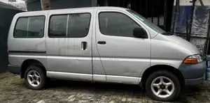 Toyota HiAce 1998 Silver