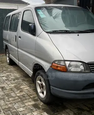 Toyota HiAce 1998 Silver