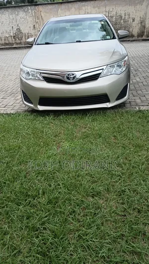 Toyota Camry 2014 Gray