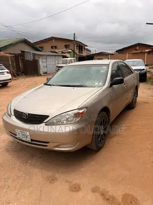 Toyota Camry 2004 Gold