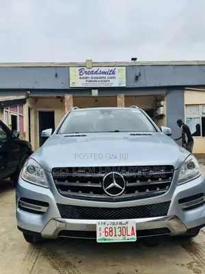 Mercedes-Benz M Class ML350 4MATIC 4dr SUV AWD (3.5L 6cyl 7A) 2014 Blue