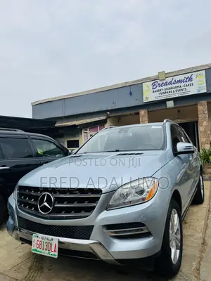 Mercedes-Benz M Class ML350 4MATIC 4dr SUV AWD (3.5L 6cyl 7A) 2014 Blue