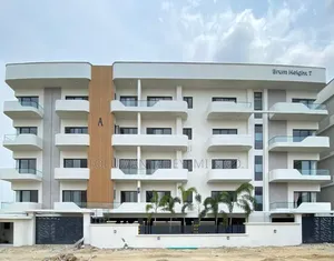 2bdrm Apartment in Lekki Phase 1 for rent