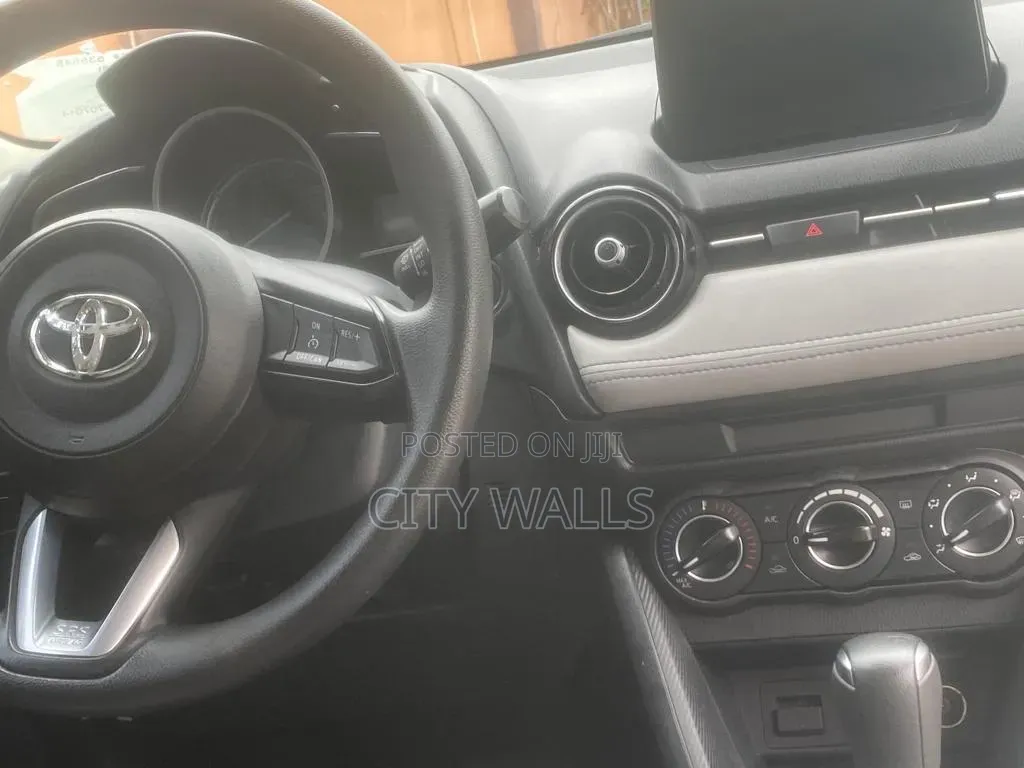 Toyota Yaris 2020 White