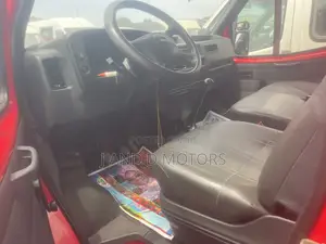Ford Transit 2000 Red