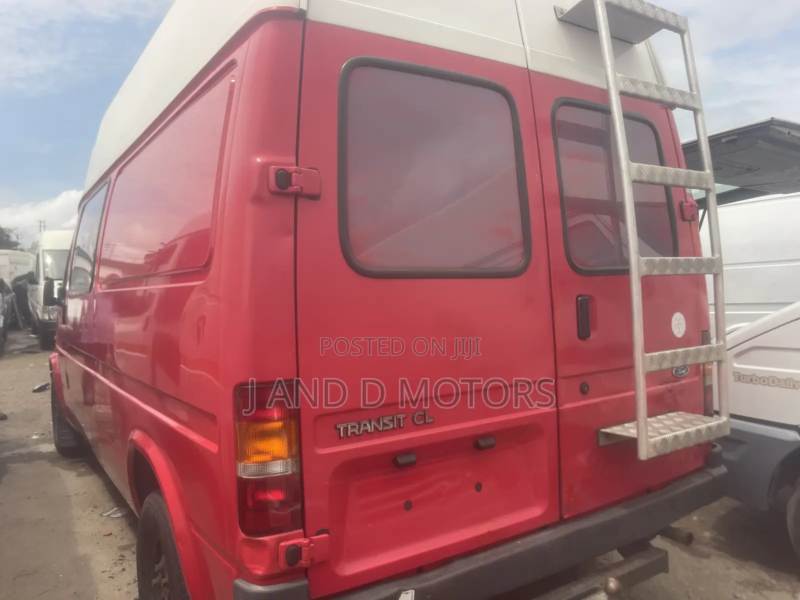 Ford Transit 2000 Red