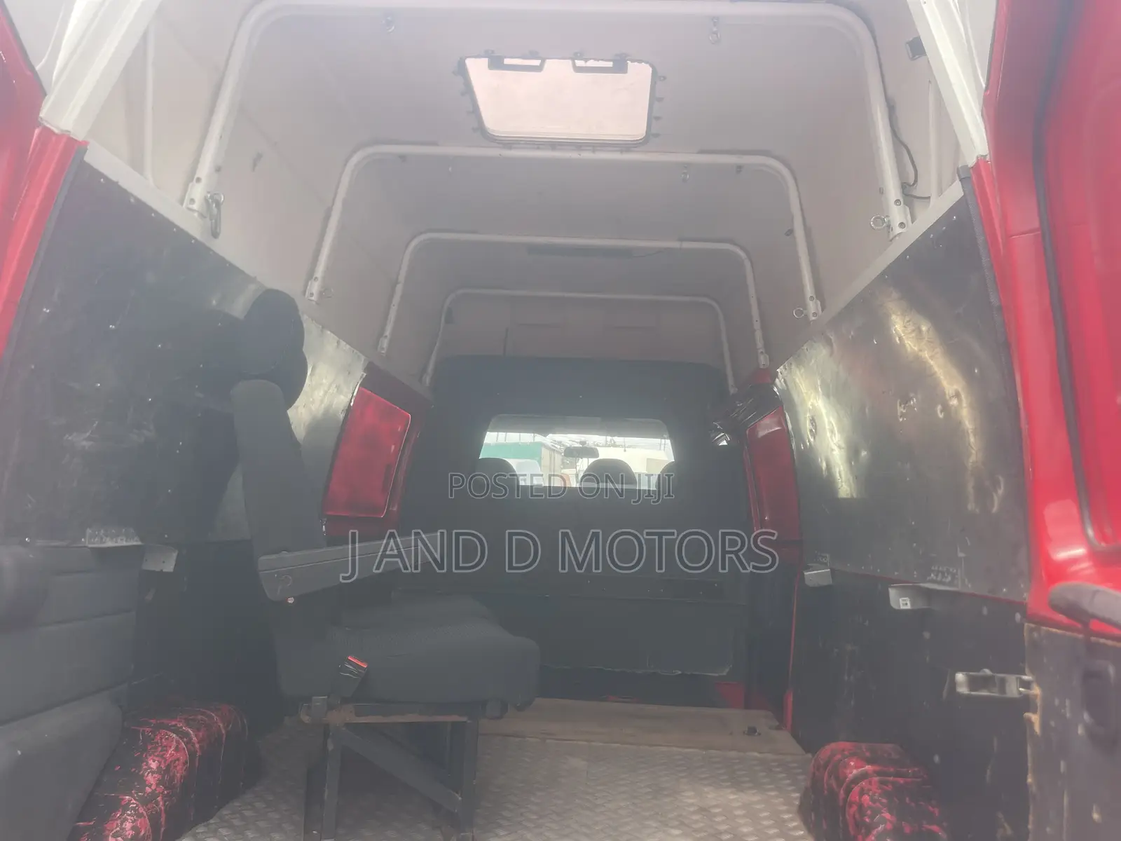 Ford Transit 2000 Red