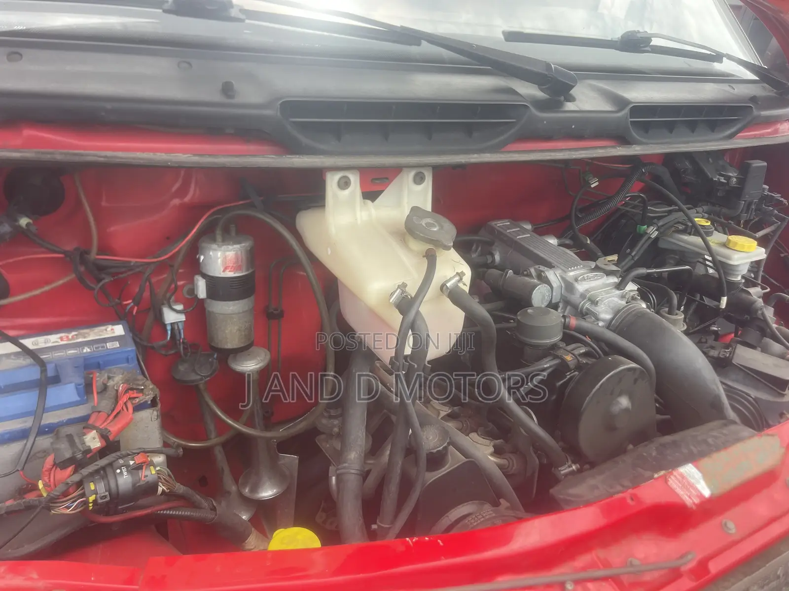 Ford Transit 2000 Red
