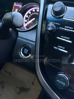 Toyota Camry SE FWD (2.5L 4cyl 8AM) 2018 Black
