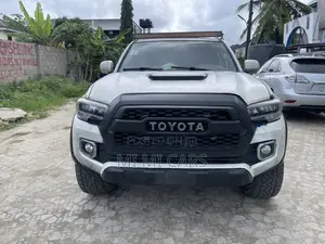 Toyota Tacoma X-Runner V6 2009 White