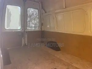 Ford Transit 2000 White